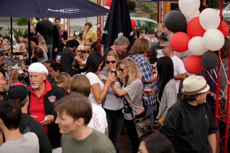 R_B_BeerFest_2011 114