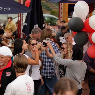 R_B_BeerFest_2011 107