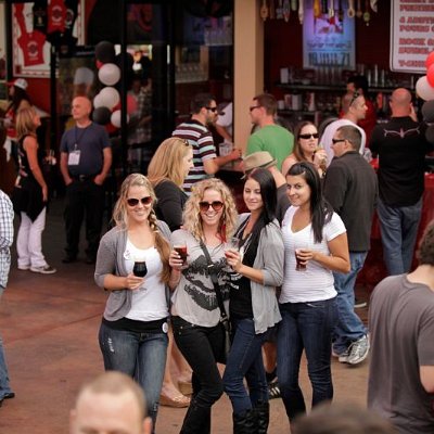 R_B_BeerFest_2011 106