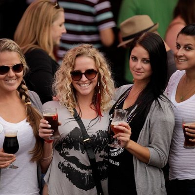 R_B_BeerFest_2011 105
