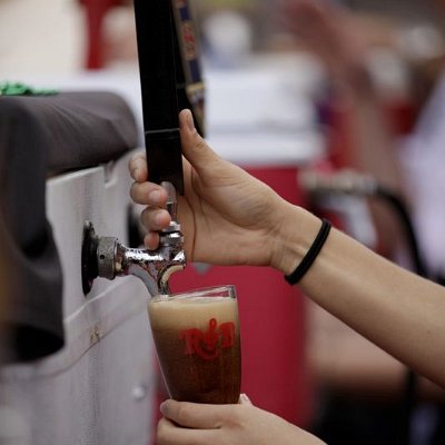 R_B_BeerFest_2011 103