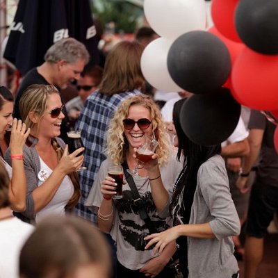 R_B_BeerFest_2011 112